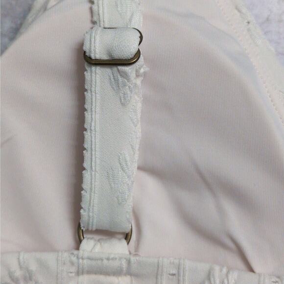 Andie Belmar Top Coco Bikini Triangle Swimwear Bathing Suit Twisted Size L New - Picture 7 of 12